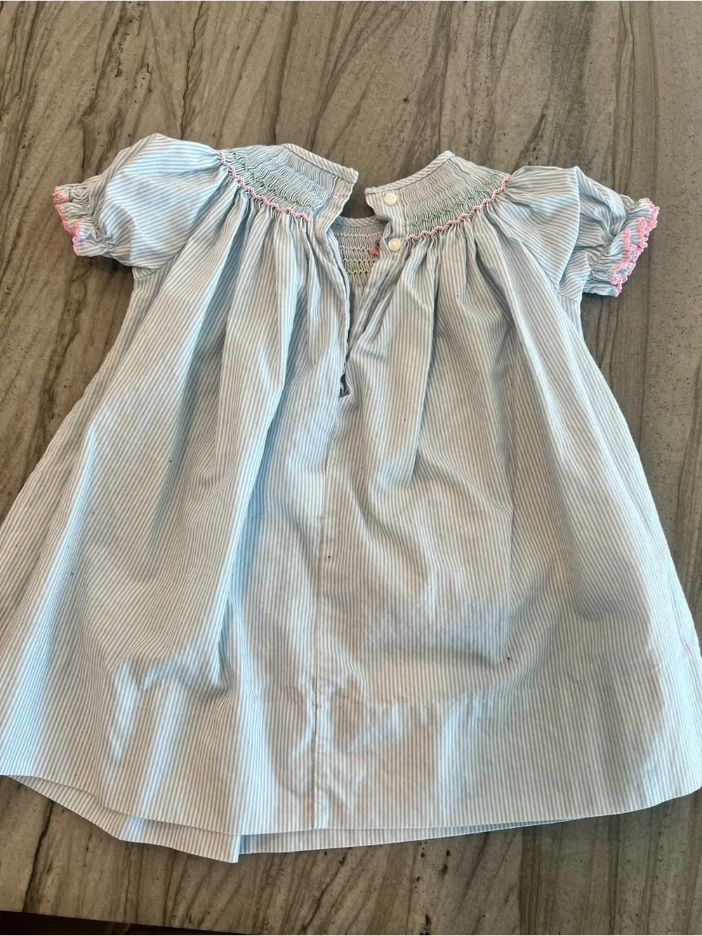 N/A silhouette collar
